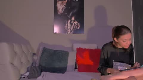 nicole_and_thiago1 online show from 06-21-26, 07:38