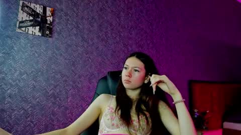 Snapshot of nicole_charm chatting on 12-07-24, 11:51 GMT7TueWedThSu 0300am-0900am. Sa 1000am-0400pm online show from 12-07-24, 11:51