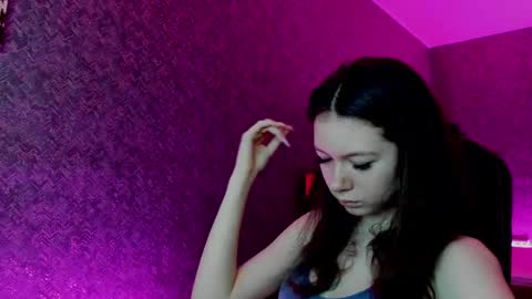 Snapshot of nicole_charm chatting on 12-18-24, 12:43 GMT7TueWedThSu 0300am-0900am. Sa 1000am-0400pm online show from 12-18-24, 12:43