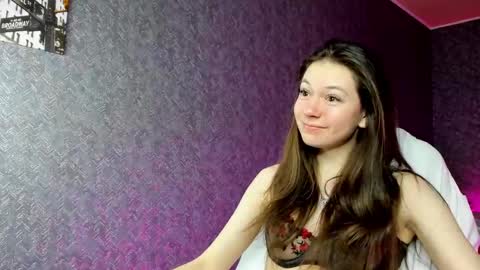 Snapshot of nicole_charm chatting on 12-26-24, 03:27 GMT7TueWedThSu 0300am-0900am. Sa 1000am-0400pm online show from 12-26-24, 03:27