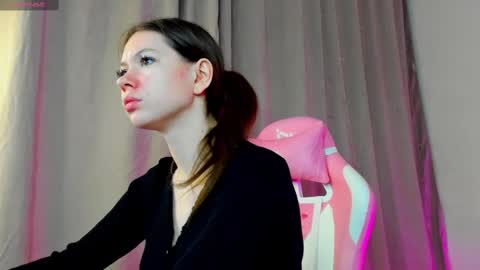 Snapshot of nicole_charm chatting on 02-09-25, 08:13 GMT7TueWedThSu 0300am-0900am. Sa 1000am-0400pm online show from 02-09-25, 08:13