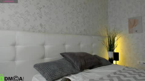 Snapshot of nicole_charm chatting on 09-11-25, 09:04 GMT7TueWedThSu 0300am-0900am. Sa 1000am-0400pm online show from 09-11-25, 09:04