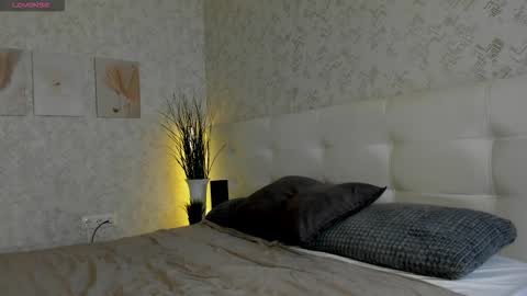 Snapshot of nicole_charm chatting on 09-15-25, 08:20 GMT7TueWedThSu 0300am-0900am. Sa 1000am-0400pm online show from 09-15-25, 08:20