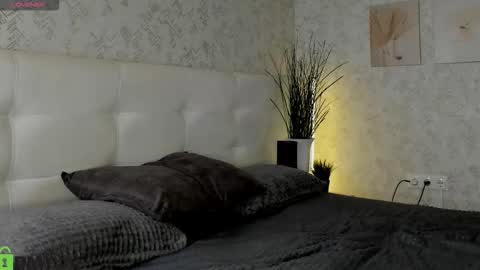 Snapshot of nicole_charm chatting on 09-22-25, 08:44 GMT7TueWedThSu 0300am-0900am. Sa 1000am-0400pm online show from 09-22-25, 08:44