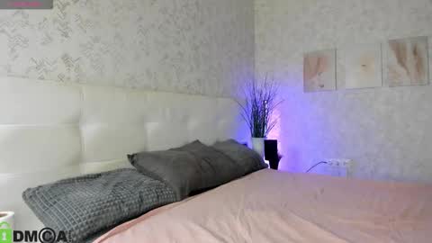 Snapshot of nicole_charm chatting on 09-29-25, 08:02 GMT7TueWedThSu 0300am-0900am. Sa 1000am-0400pm online show from 09-29-25, 08:02