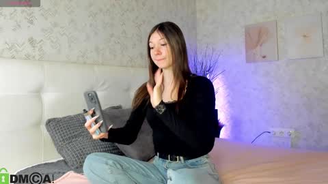 Snapshot of nicole_charm chatting on 09-30-25, 09:20 GMT7TueWedThSu 0300am-0900am. Sa 1000am-0400pm online show from 09-30-25, 09:20