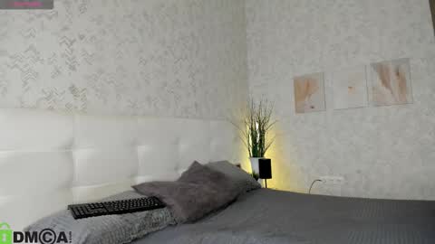 Snapshot of nicole_charm chatting on 10-02-25, 08:05 GMT7TueWedThSu 0300am-0900am. Sa 1000am-0400pm online show from 10-02-25, 08:05