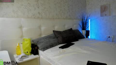 Snapshot of nicole_charm chatting on 10-15-25, 08:20 GMT7TueWedThSu 0300am-0900am. Sa 1000am-0400pm online show from 10-15-25, 08:20