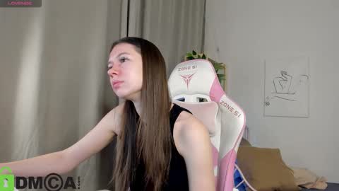 Snapshot of nicole_charm chatting on 10-20-25, 07:58 GMT7TueWedThSu 0300am-0900am. Sa 1000am-0400pm online show from 10-20-25, 07:58