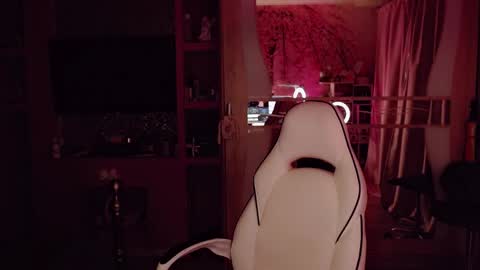 Snapshot of nicole_g0ld_ chatting on 03-08-26, 06:17 Nicole online show from 03-08-26, 06:17