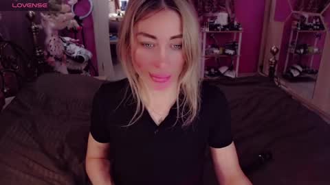 Nicole online show from 05-10-26, 06:35