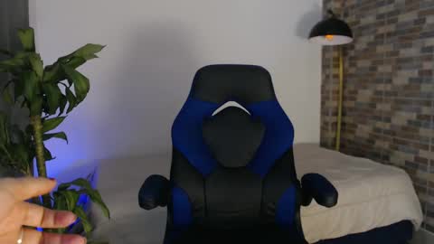 Nicole Haley online show from 09-25-25, 06:39