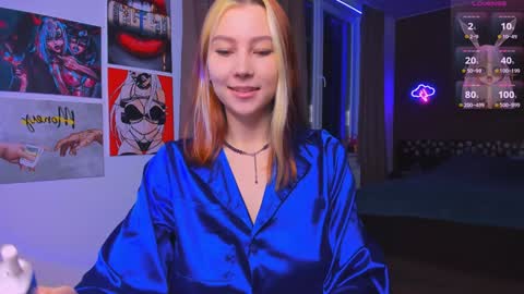 Nicole online show from 02-06-25, 12:22