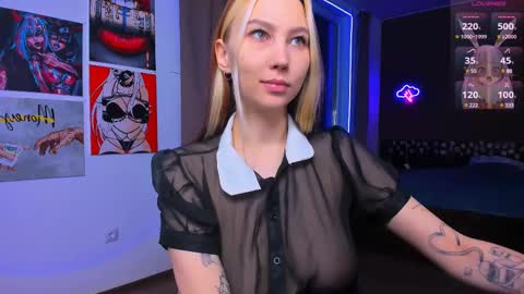 Nicole online show from 02-19-25, 08:52