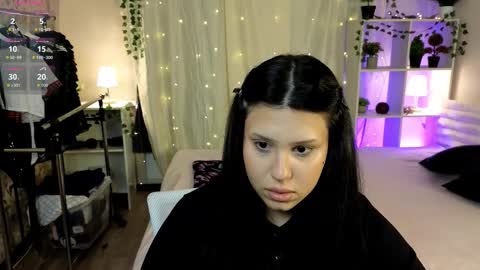 My name is Nicole. I m completely new here online show from 11-03-25, 09:54