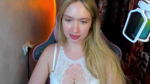 Nicole online show from 10-20-25, 06:30