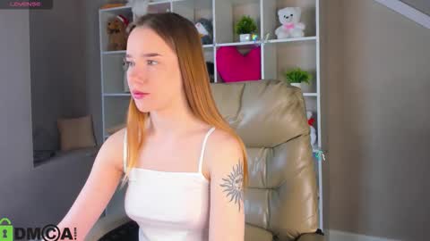 Snapshot of nicole_vasquezz chatting on 03-16-26, 01:11 Nicole My schedule for the week 2 GMT 9am-15pm Mo Tu Th Fr online show from 03-16-26, 01:11