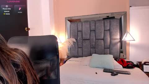 N A T A L I A online show from 09-20-25, 07:37