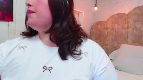 Snapshot of nicolebbwhot chatting on 02-20-26, 01:33 Nicole online show from 02-20-26, 01:33