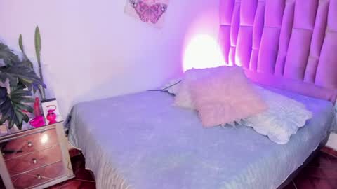 Snapshot of nicolebrunett chatting on 06-16-26, 05:32 nicol online show from 06-16-26, 05:32