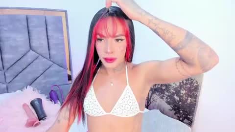 Snapshot of nicolebrunett chatting on 07-12-26, 05:09 nicol online show from 07-12-26, 05:09