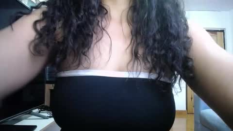 Nicole online show from 10-24-25, 09:44