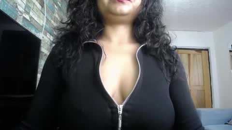 Nicole online show from 05-25-26, 06:03