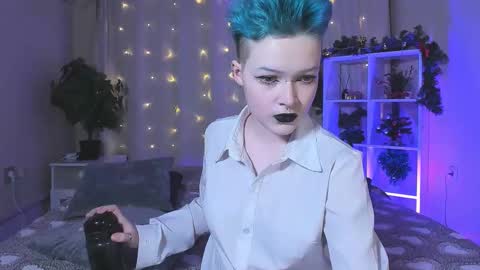 Nicole online show from 12-18-24, 08:36