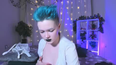 Nicole online show from 12-18-24, 11:40