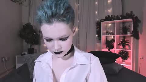 Nicole online show from 12-20-24, 08:55
