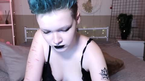 Nicole online show from 12-31-24, 06:37