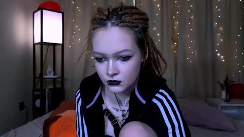 Nicole online show from 02-19-25, 11:38