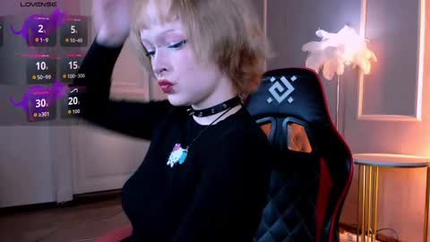 Nicole online show from 10-09-25, 01:42