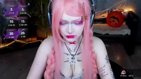 Nicole online show from 10-26-25, 08:48