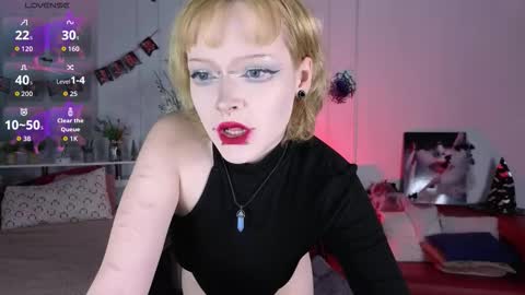 Nicole online show from 10-27-25, 08:13