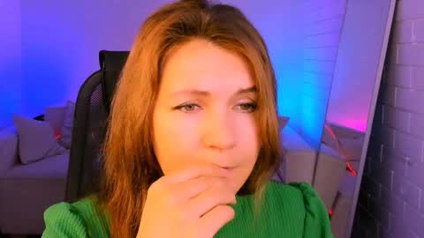 nicolehits online show from 11-06-25, 05:30