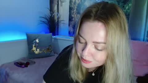 Snapshot of nicolelinharts chatting on 01-03-25, 10:19 Birthday online show from 01-03-25, 10:19