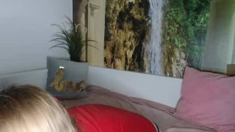 Snapshot of nicolelinharts chatting on 02-07-25, 11:13 Birthday online show from 02-07-25, 11:13