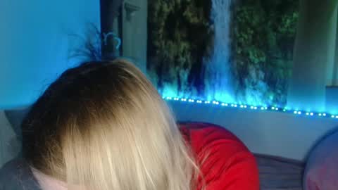 Snapshot of nicolelinharts chatting on 02-08-25, 06:33 Birthday online show from 02-08-25, 06:33