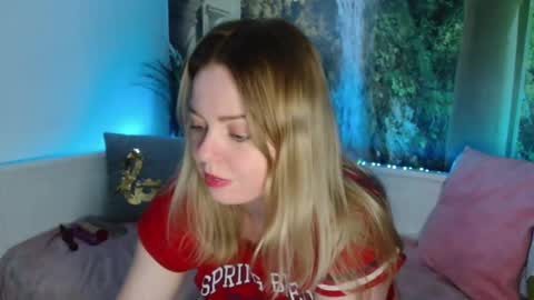 Snapshot of nicolelinharts chatting on 02-23-25, 09:48 Birthday online show from 02-23-25, 09:48