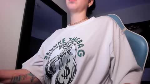 Snapshot of nicolepeachx chatting on 01-29-25, 03:44 Nicol independent model online show from 01-29-25, 03:44