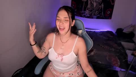 Snapshot of nicolepeachx chatting on 03-04-25, 10:49 Nicol independent model online show from 03-04-25, 10:49