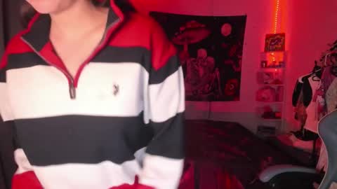 Nicol independent model online show from 10-09-25, 11:25