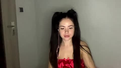 Nicole online show from 05-04-26, 08:16