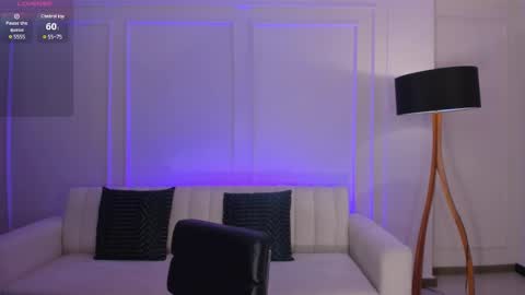 Snapshot of nicolesanz_ chatting on 02-20-25, 01:19 Nicole Sanz online show from 02-20-25, 01:19