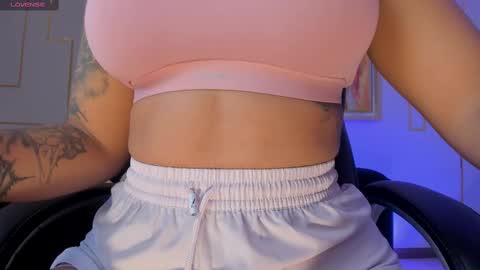 Snapshot of nicolesanz_ chatting on 09-11-25, 10:04 Nicole Sanz online show from 09-11-25, 10:04