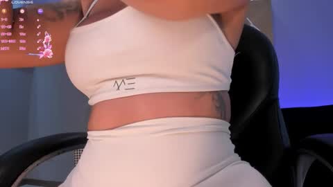 Snapshot of nicolesanz_ chatting on 09-19-25, 10:05 Nicole Sanz online show from 09-19-25, 10:05