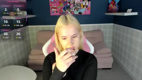 Nicoletta online show from 01-18-26, 01:42