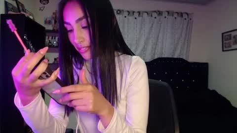 Snapshot of nicoletta_c66 chatting on 10-10-25, 02:10 Nicole online show from 10-10-25, 02:10