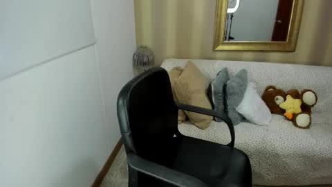 Nicolettcolin  online show from 09-22-25, 08:22